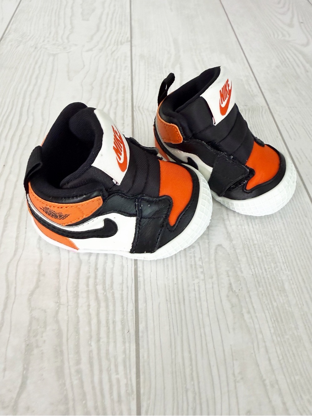 Nike Air Jordan Retro 1 Crib Bootie Baby Shoes
